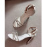 SALTO FINO COM TIRAS EM STRASS